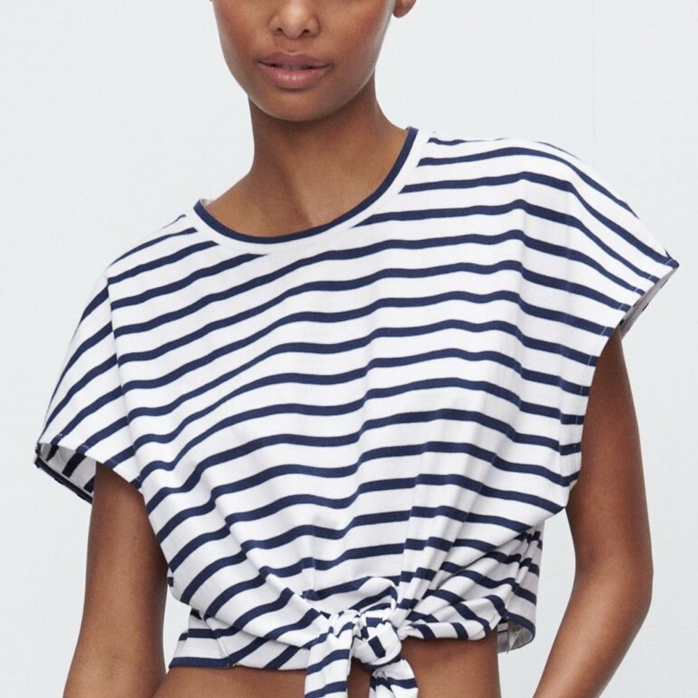 NWT ZARA striped t-shirt white & navy blue; cropped; loose fit; size S